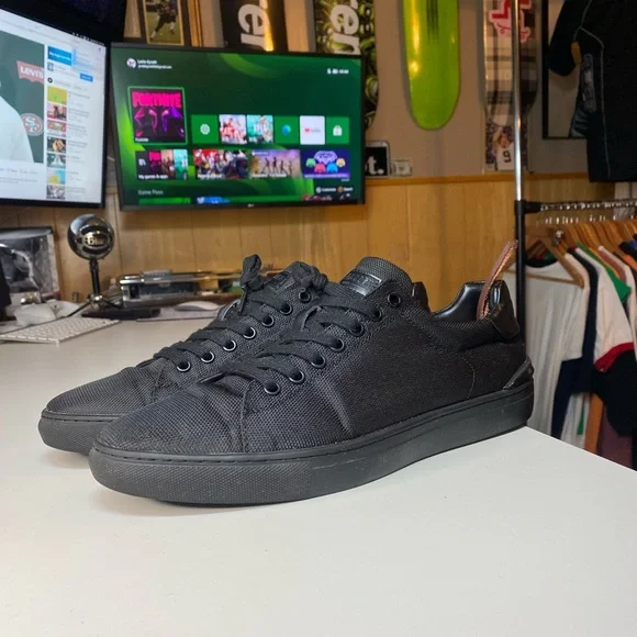 Steve Madden | Shoes | Steve Madden Goalz Sneakermens Size 3  display picture 2